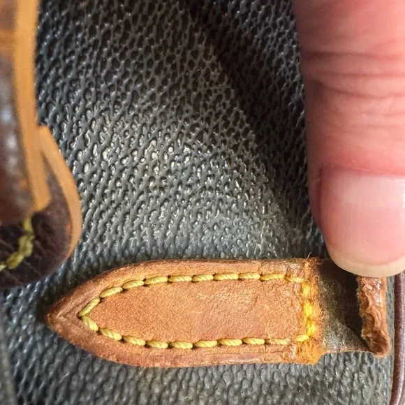 LOUIS VUITTON MONO Marly
Bandoulière Crossbody AUTHENTIC VINTAGE Luxury Purse - Picture 13 of 17